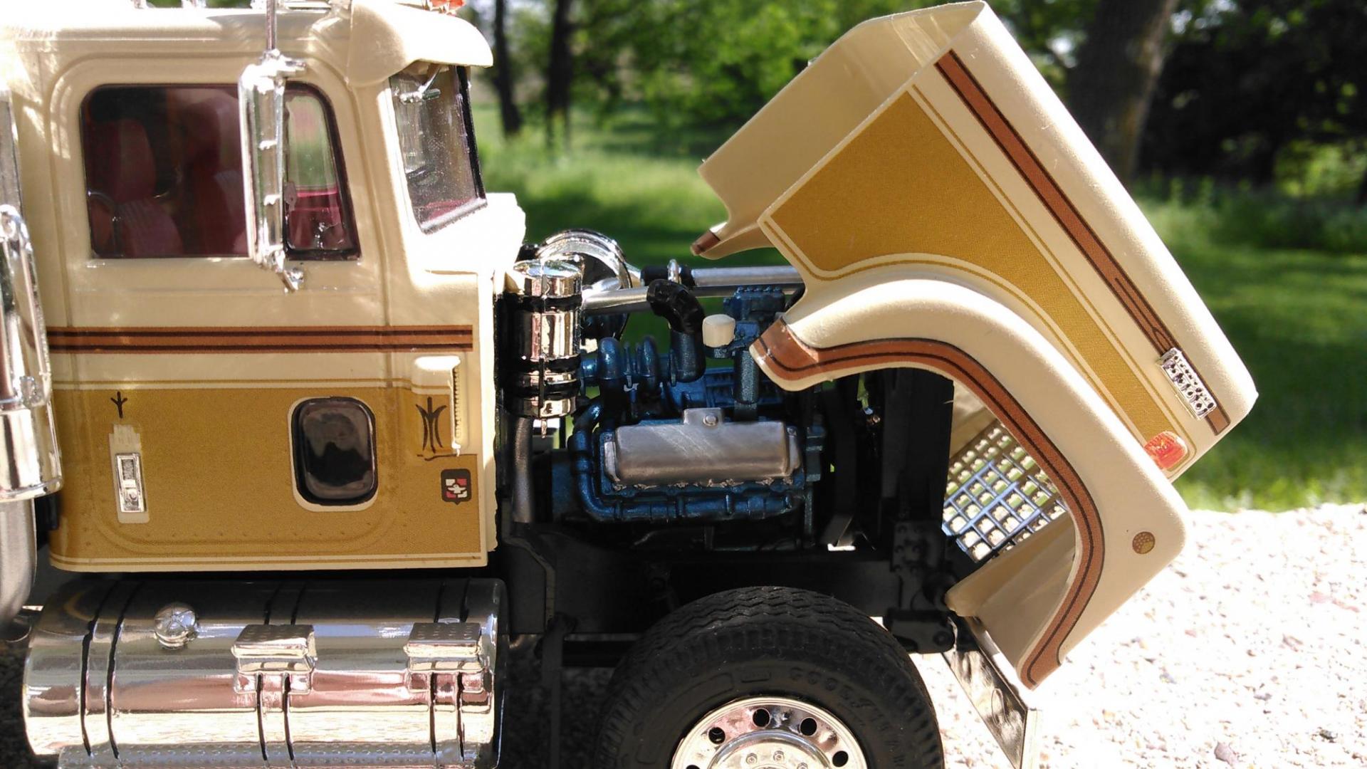 IH Transtar 4300 Eagle - Under Glass: Big Rigs - Model ... IH Transtar 4300 Eagle - Under Glass: Big Rigs - Model ...
