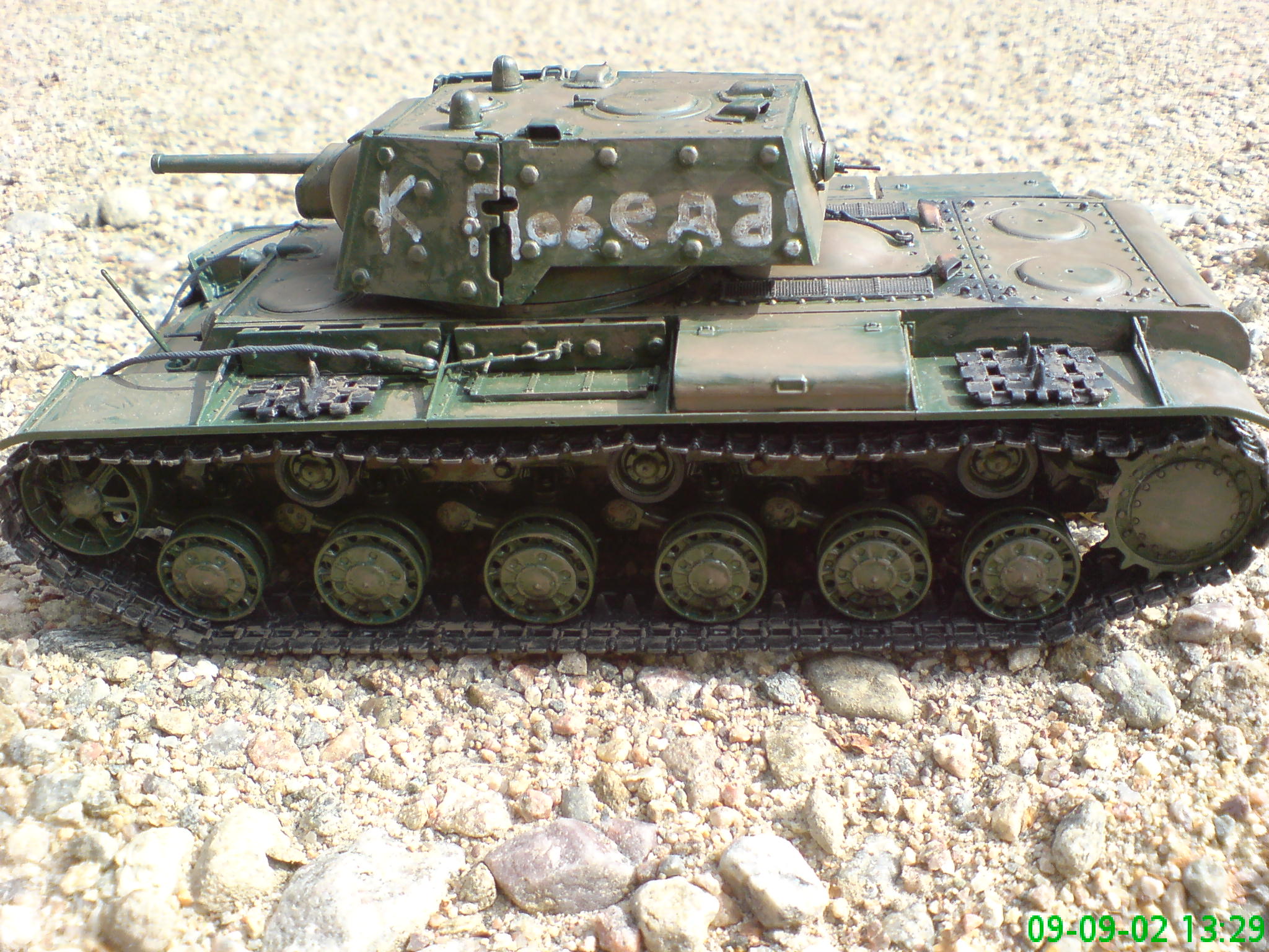 KV1 heavy tank eastern front 7 | World War Photos