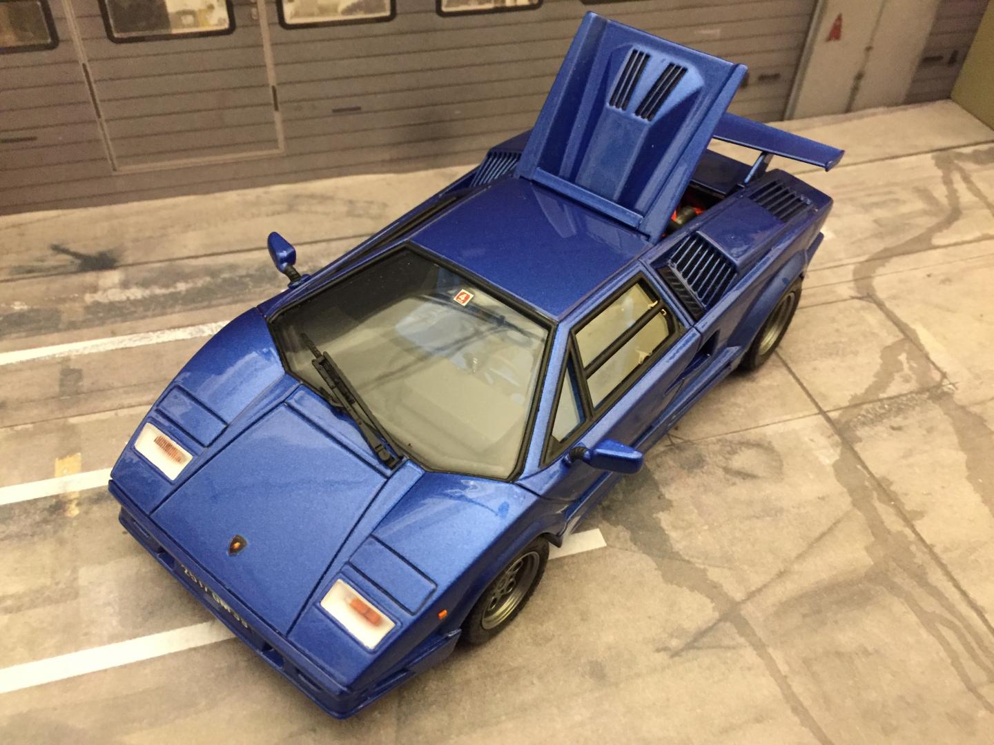 lamborghini countach scale model