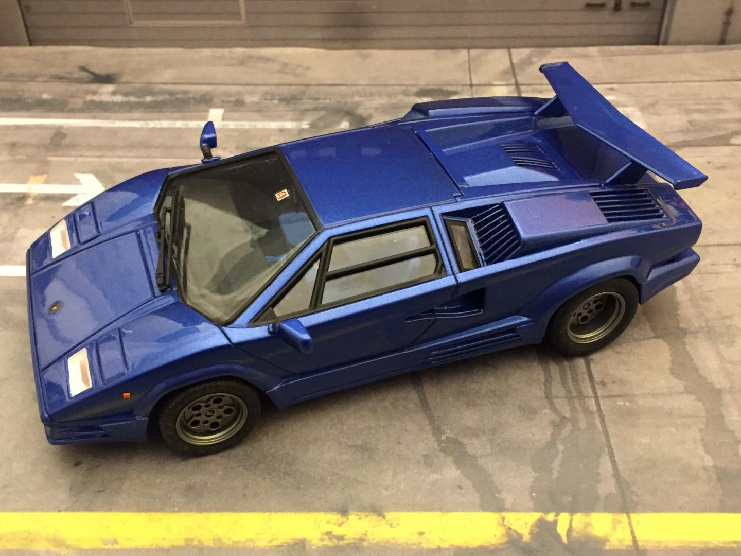 lamborghini countach scale model