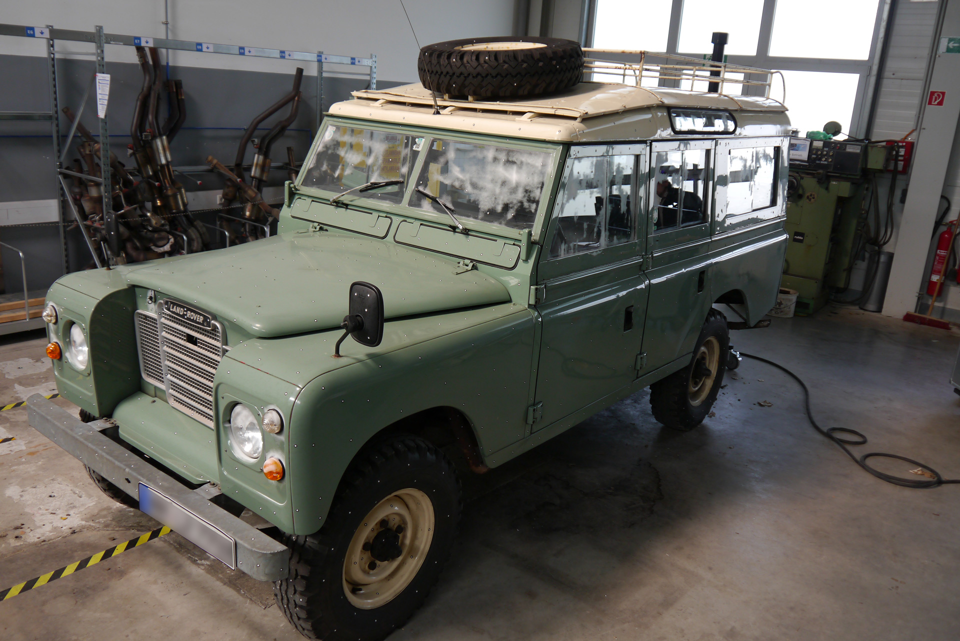 revell land rover defender
