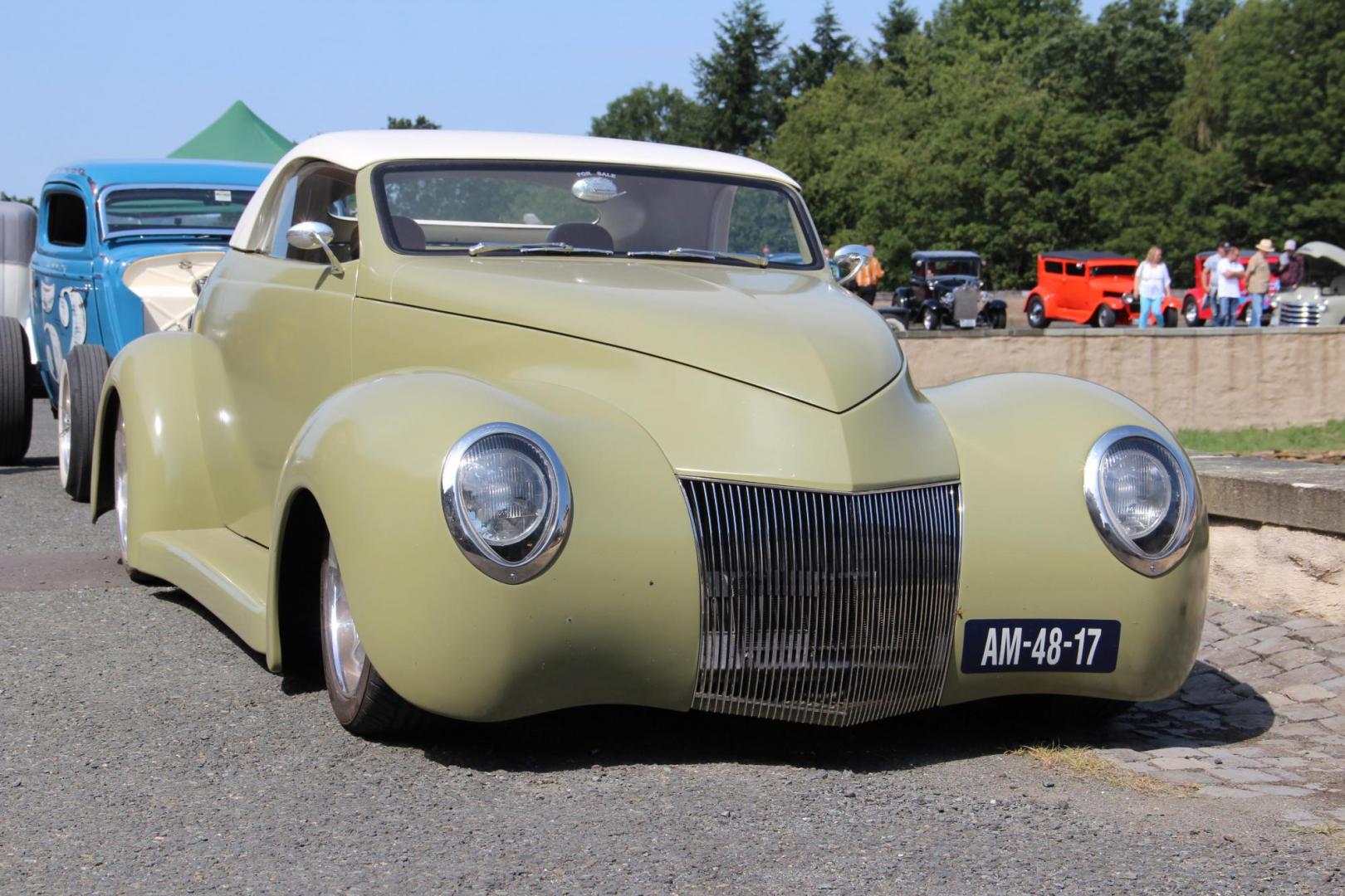 1940 Ford Convertible 03.JPG