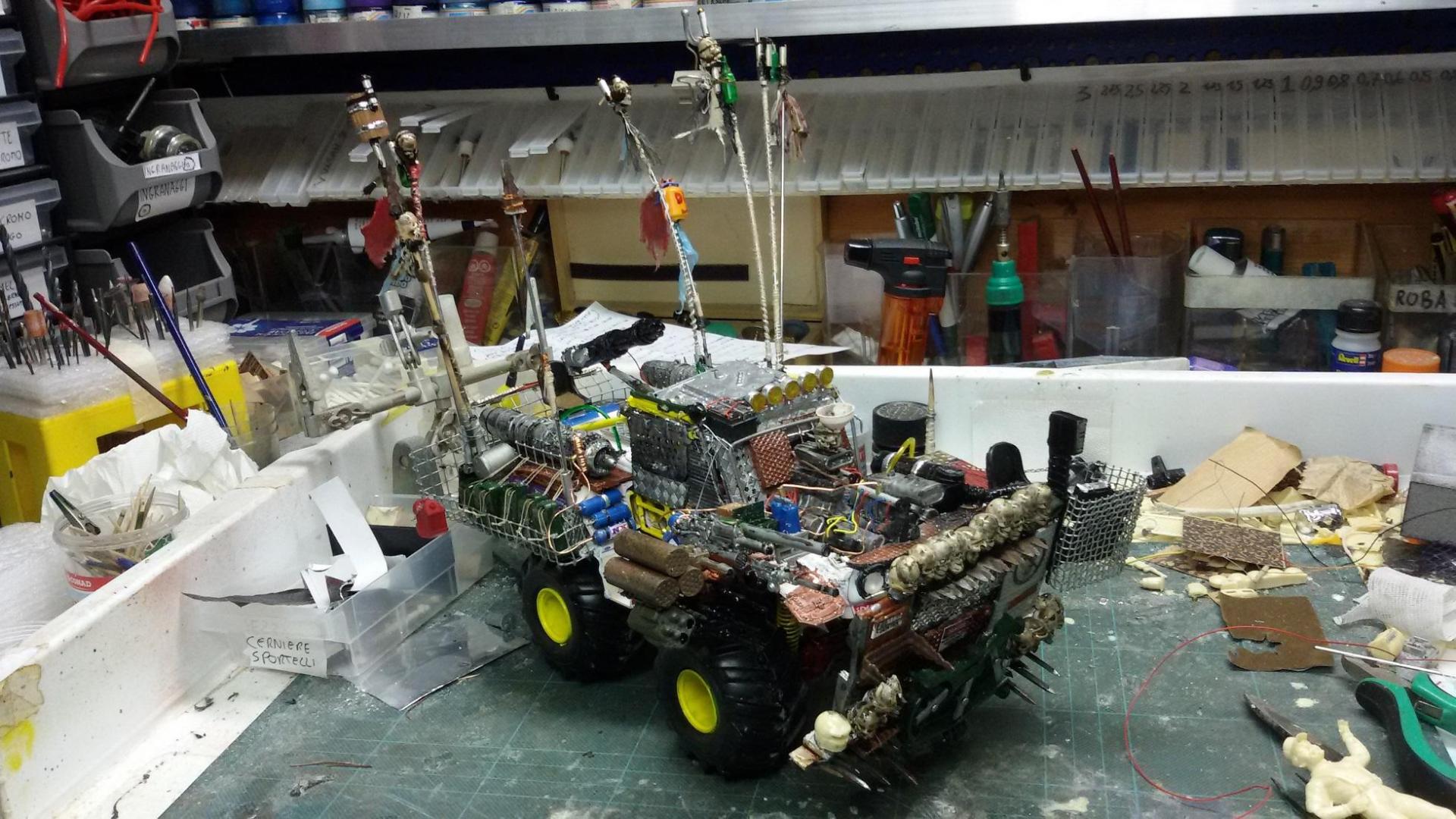 POST APOCAL AMERICAN FERRARI 12345.jpg