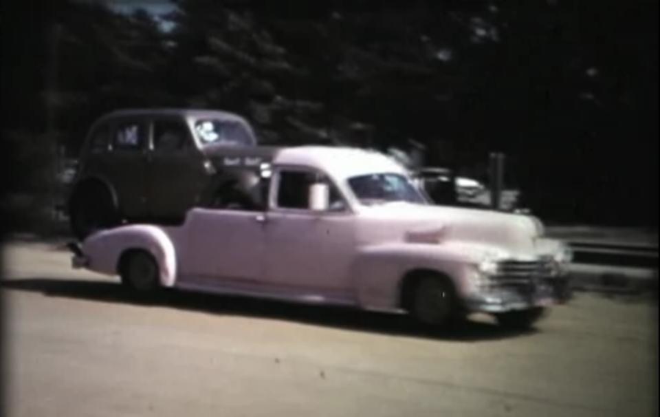 01hearse.thumb.jpg.7e9c5eeed49c5e261d142