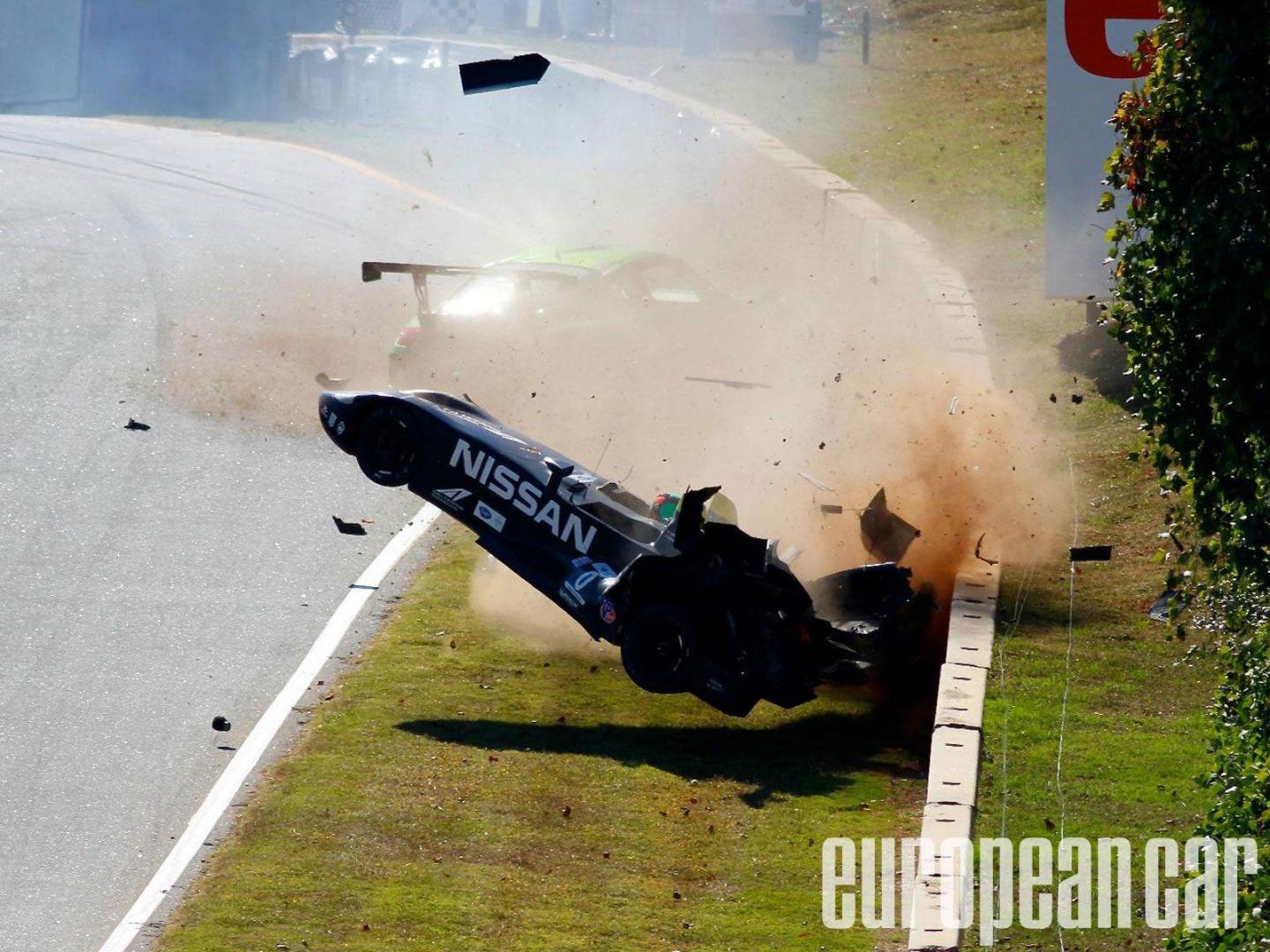 epcp-1210-03+delta-wing-crash-petit-le-mans+air.jpg
