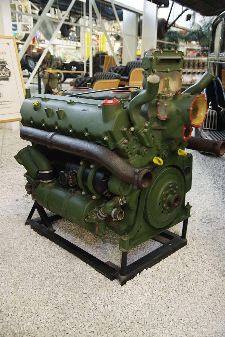Maybach_HL_230_Technikmuseum_Sinsheim.jpg