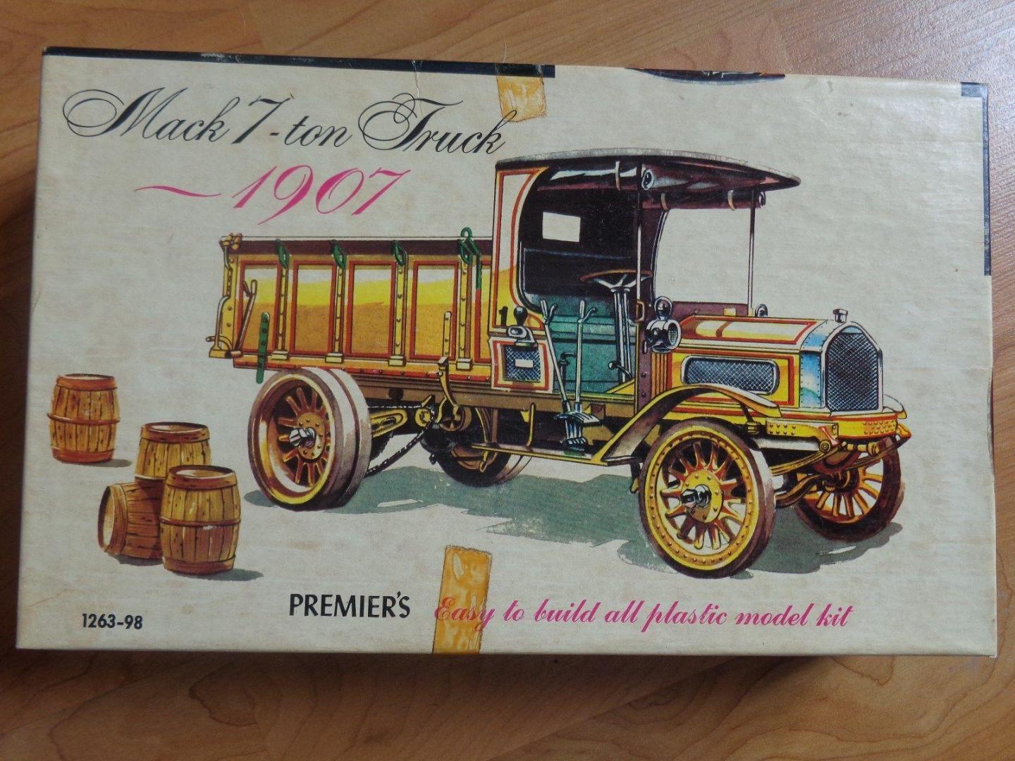 07 Mack Premier.jpg