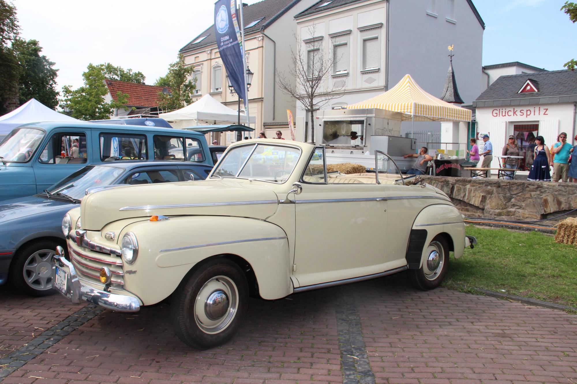 Ford Deluxe Convertible 1948
