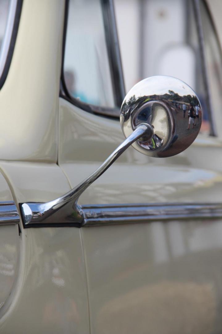 1946 Ford Super Deluxe Convertible 10.JPG