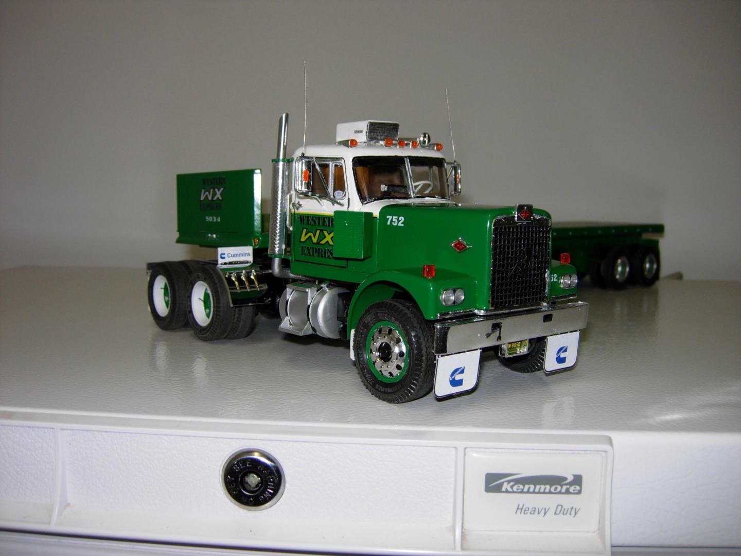 diamond reo and mack 012.jpg