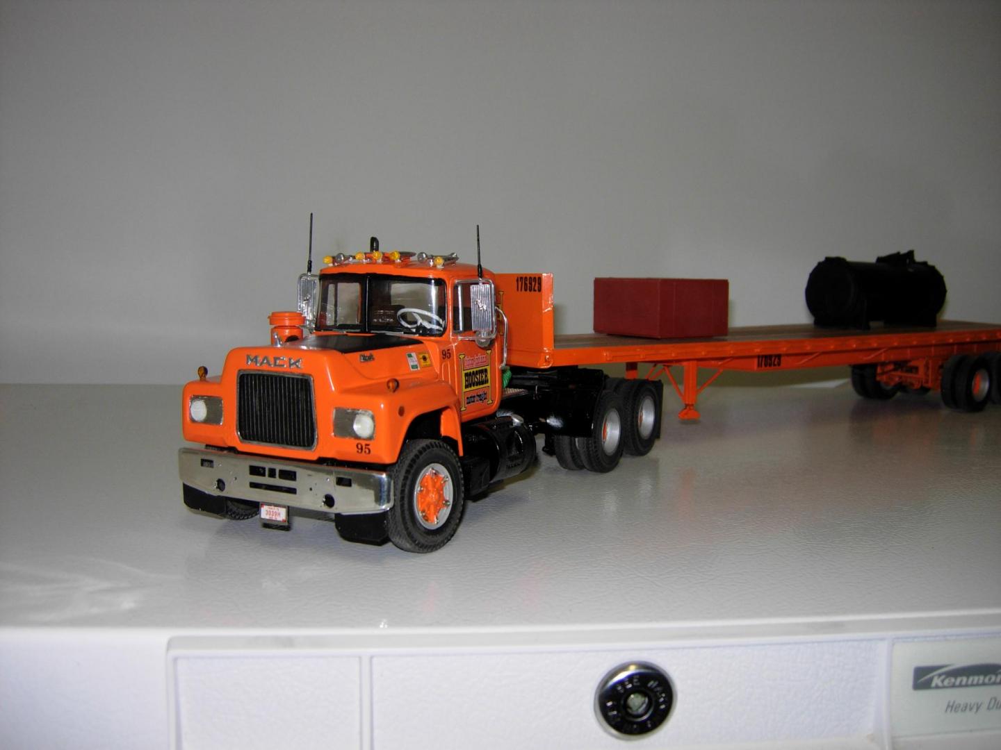 diamond reo and mack 014.jpg