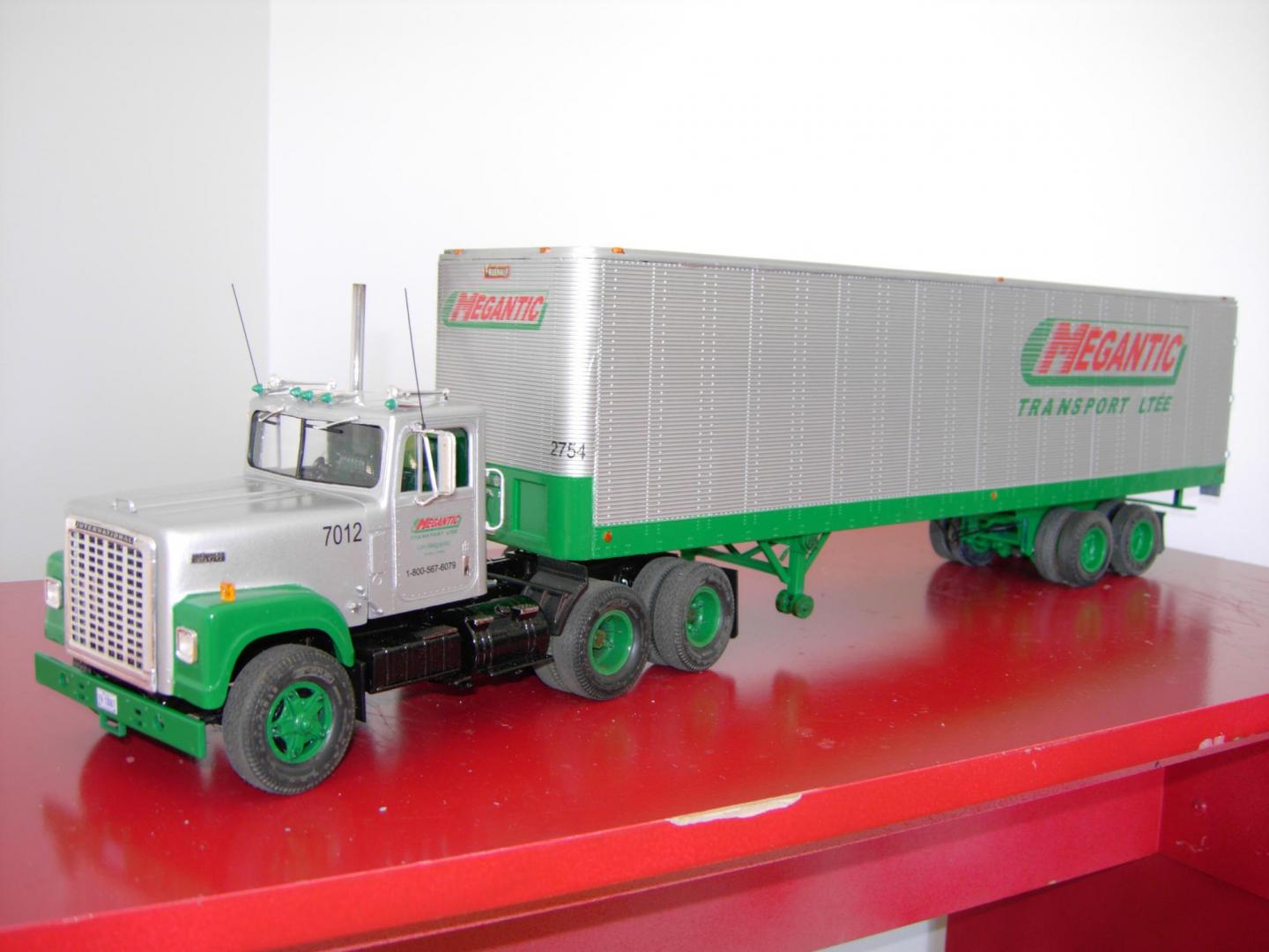 megantic transport ihc 4300.jpg