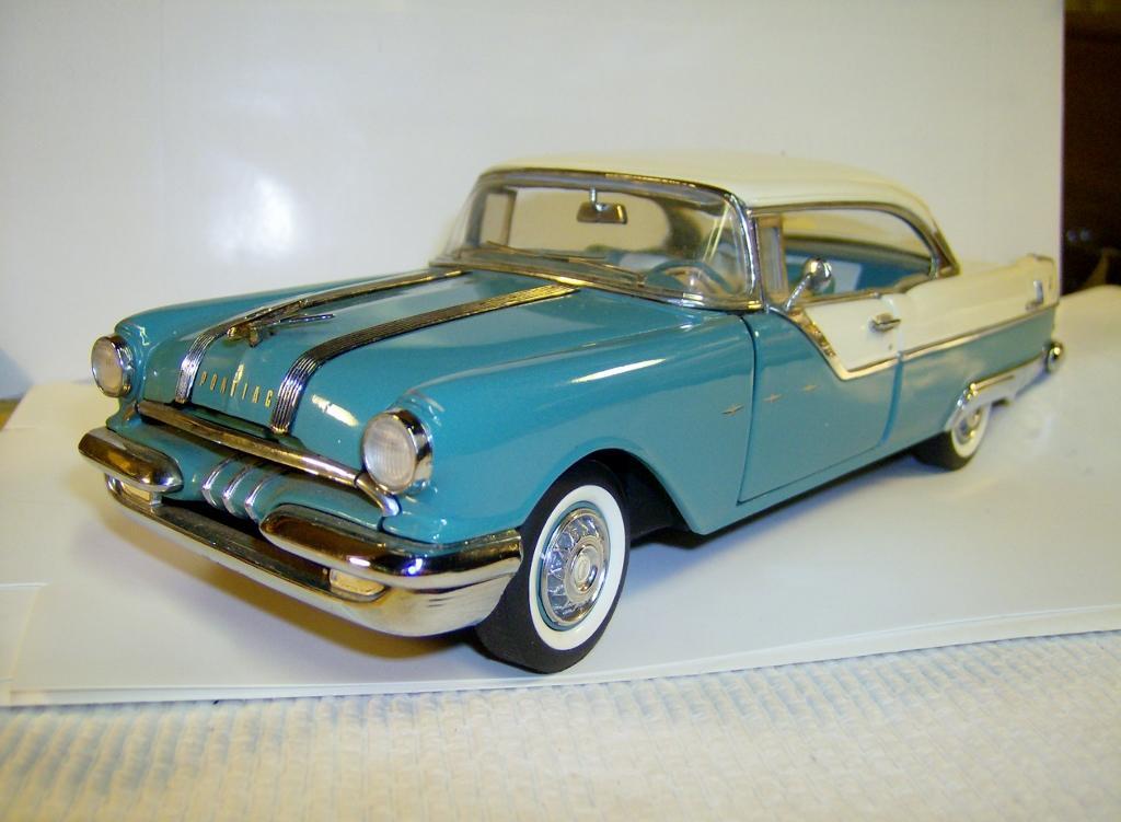 1955 PONTIAC DIECAST MODEL FRONT (1024x751).jpg