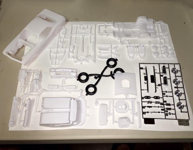 Box_contents.thumb.jpg.04402afab2ec2be63