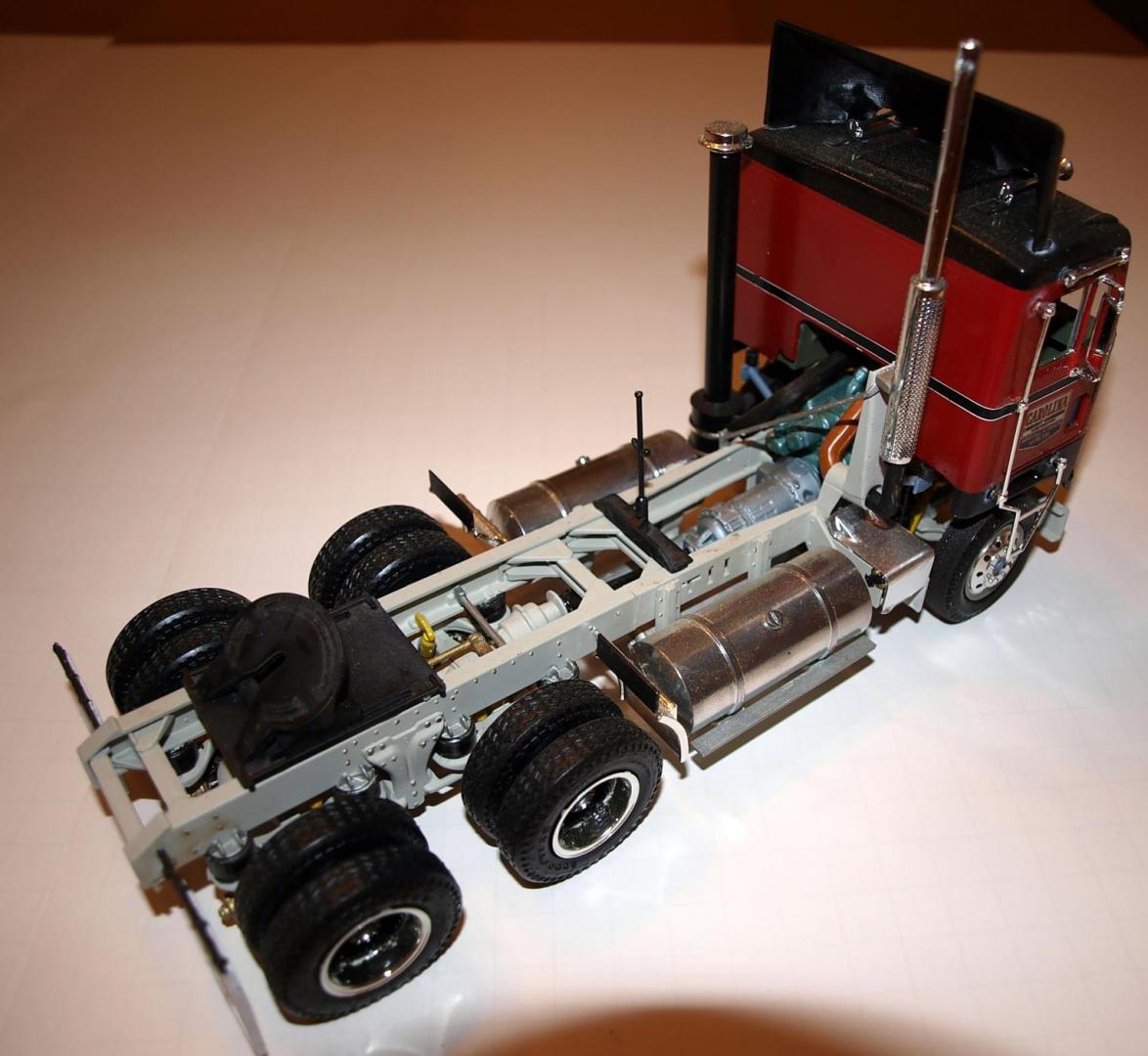 KW 123 daycab coe 4.JPG