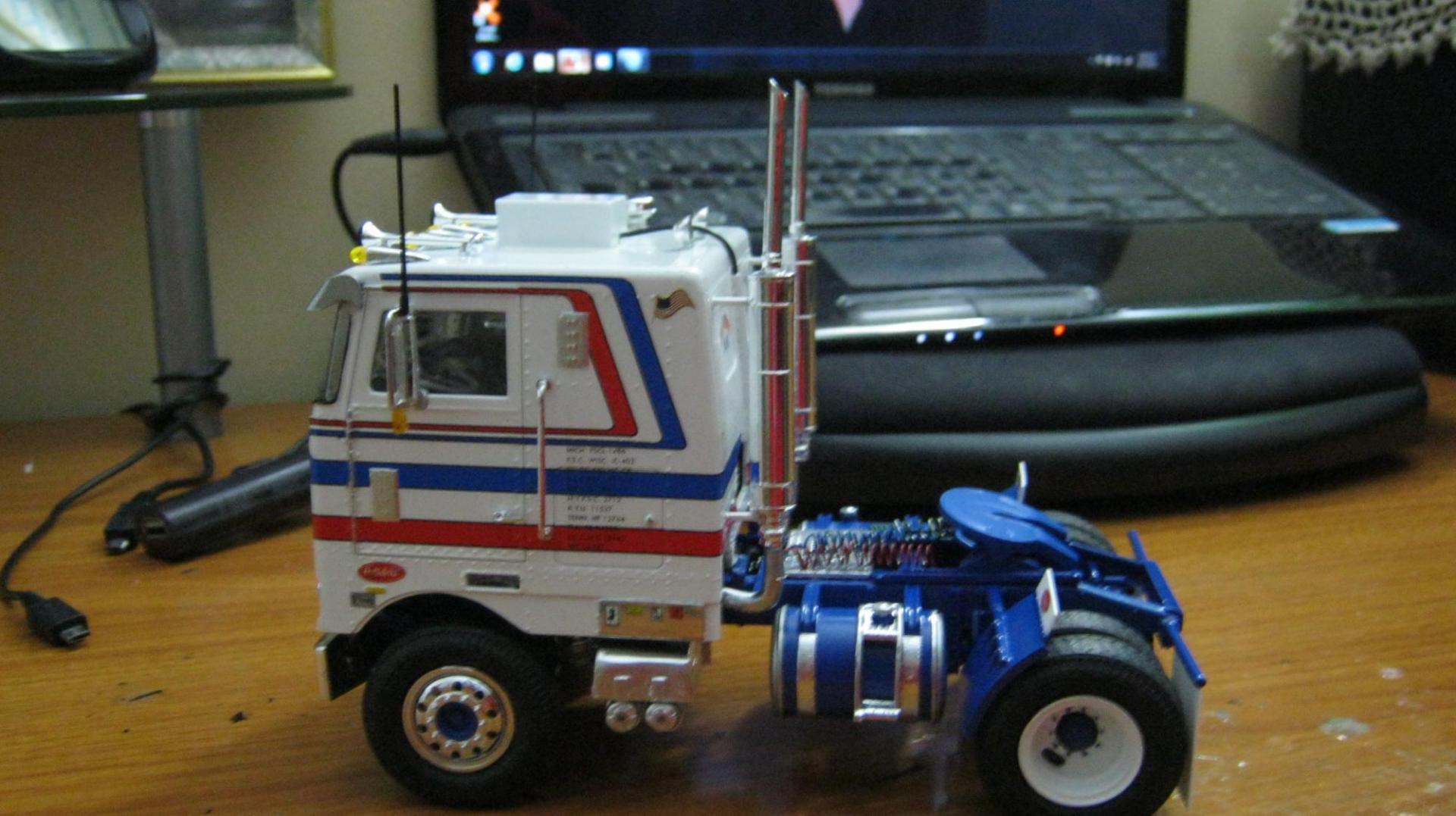 Peterbilt 352 Nov-Dec 2012 053.JPG