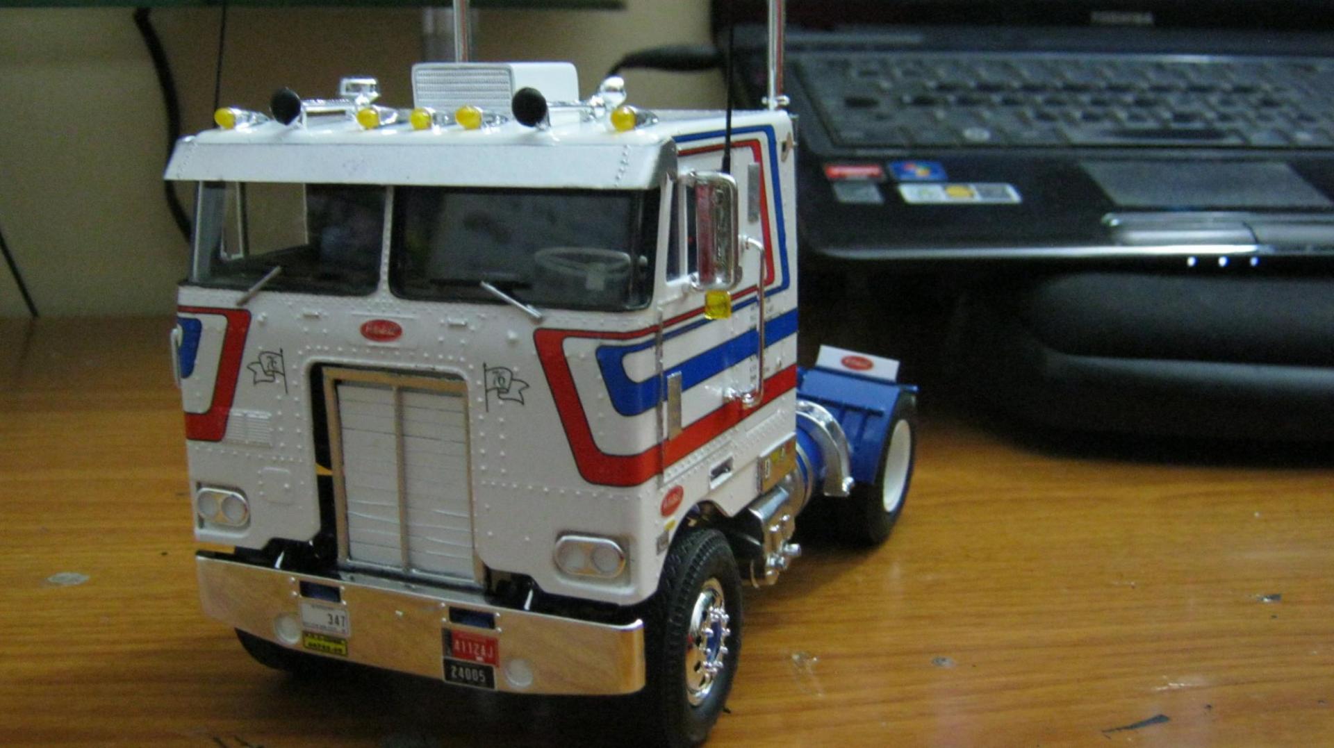 Peterbilt 352 Nov-Dec 2012 055.JPG