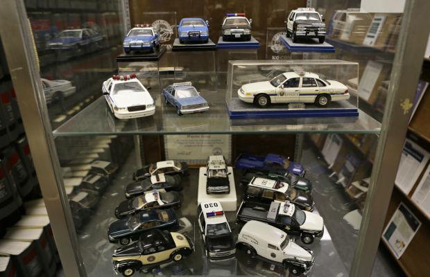 police_cars.thumb.jpg.660d43b36b31361ac0