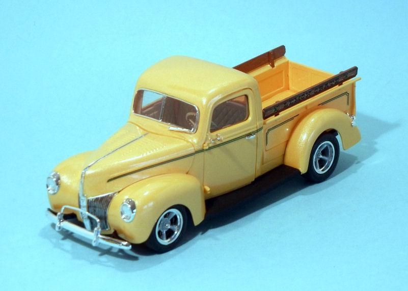 1940 Ford Pickup   yellow rod (3).JPG
