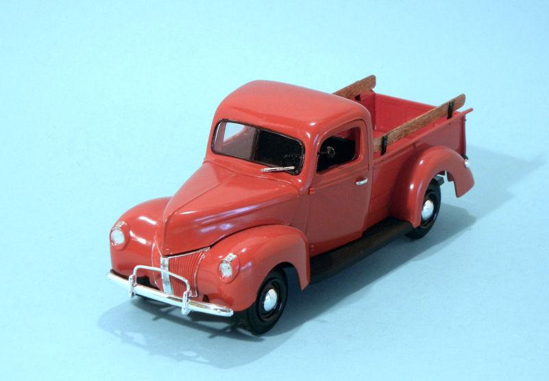 1941 Ford Pickup  red (4).JPG