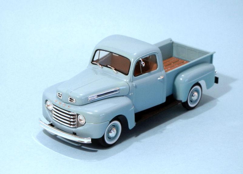 1950 Ford F1 Pickup  blue (3).JPG