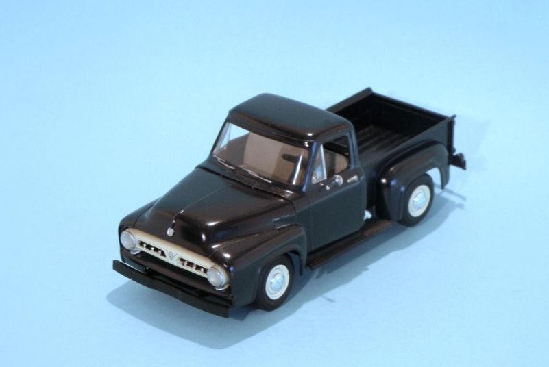 1953 Ford F100 Pick-up (3).JPG