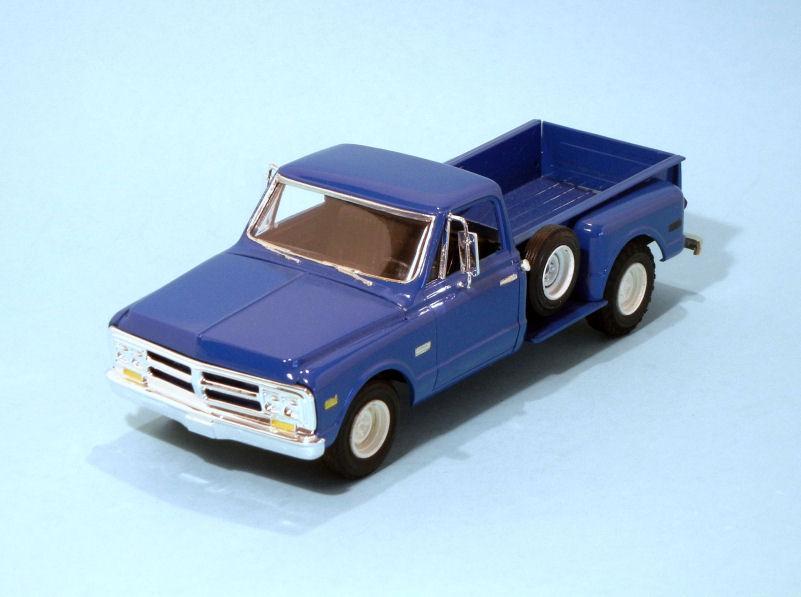 1970 GMC Stepside Long Bed  blue (3).JPG