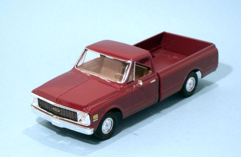 1972 Chevrolet C10  lo-line  red (3).JPG