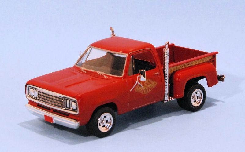 1978 Dodge D100 Lil Red Express (1).JPG