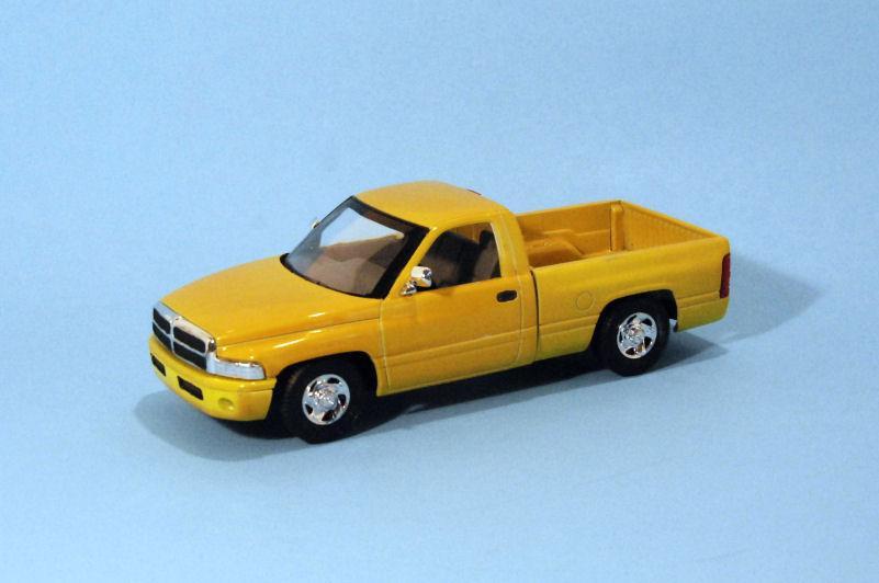 1994 Dodge Ram 1500 Short Box  yellow (3).JPG