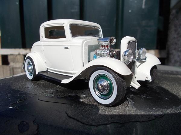 White 3 window fin 1 001.JPG