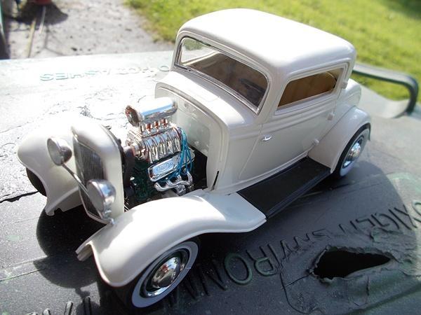 White 3 window fin 1 005.JPG