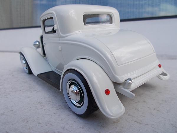 White 3 window fin 1 007.JPG