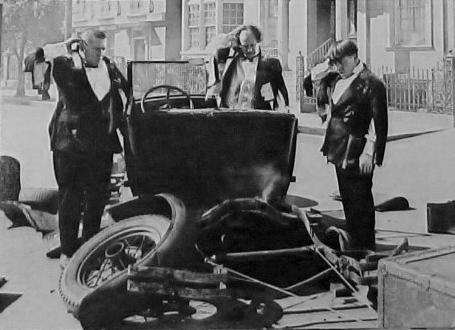 stooges_car.thumb.jpg.009fb8d07d15fd4922