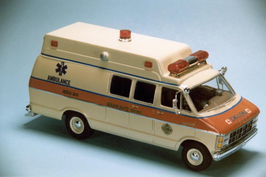 1975_Dodge_B300_Maxi-van_Ambulance_(3).t