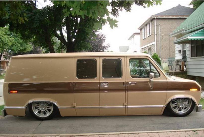 FORD 197- ECONOLINE VAN, bagged low.JPG