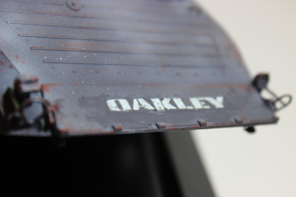 oakley tank 19.jpg