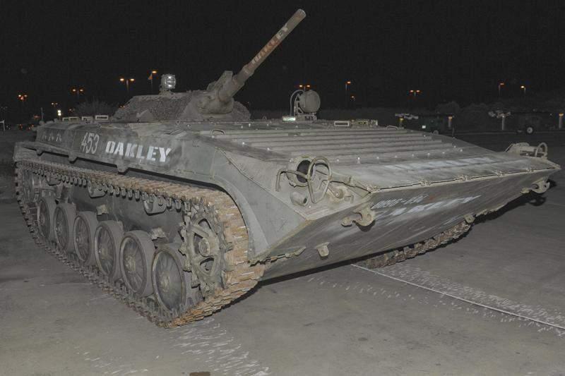 oakley tank 27.jpg