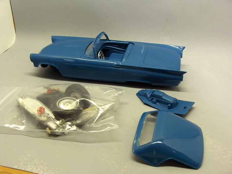 AMT 57 T-Bird Craftsman with skirts.JPG