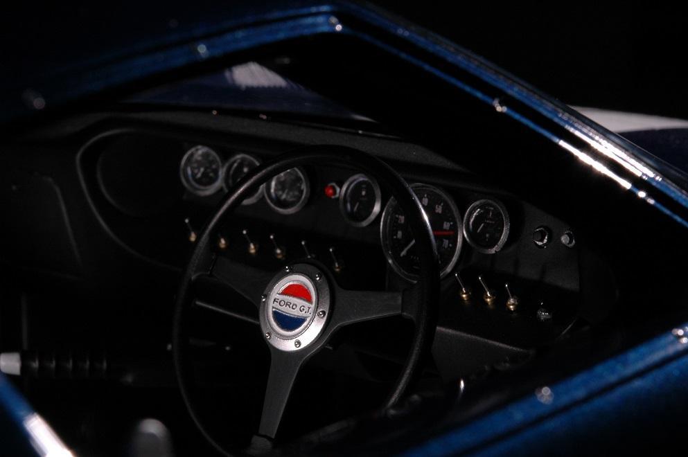 GT40Mk1_Cockpit.thumb.jpg.69dc055efee053