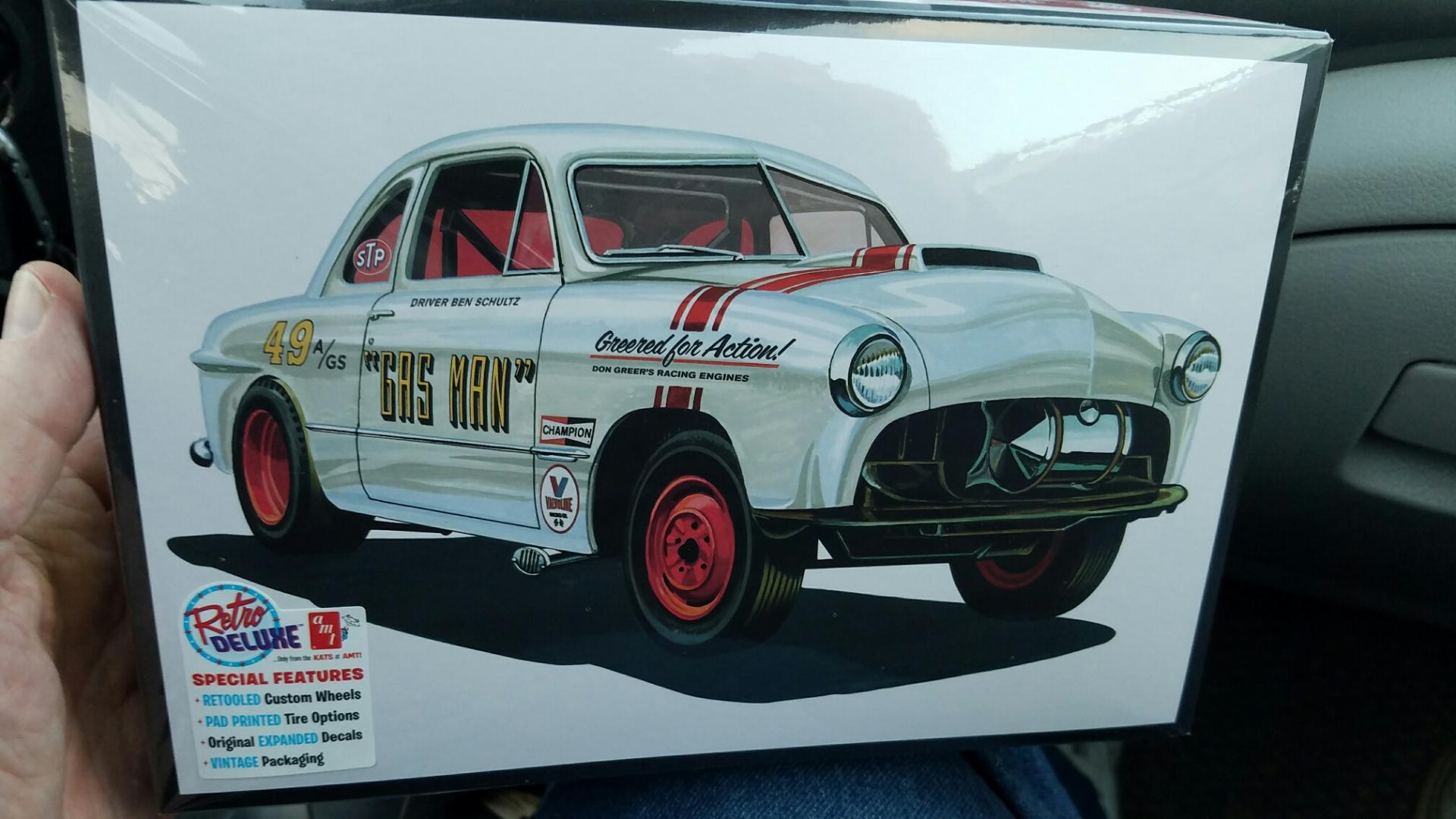 MODEL- FORD '49 'GAS MAN' BOX.jpg