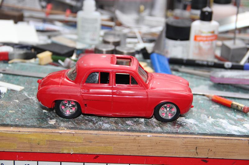 Renault Dauphine 1.jpg