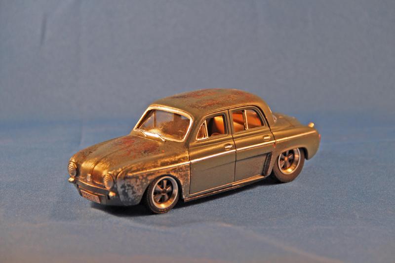 Renault Dauphine 4.jpg
