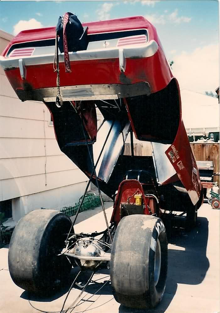 rear engine cuda funnycar_003.jpg