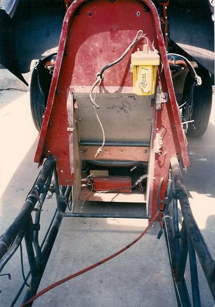 rear engine cuda funnycar_007.jpg