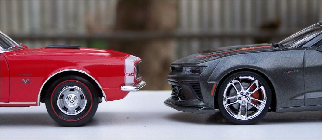 1967_Camaro_SS_and_2017_Camaro_SSc.thumb