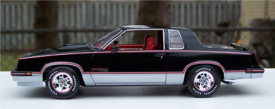 Revell_1983_Hurst_Oldsmobile_Cutlass3.th