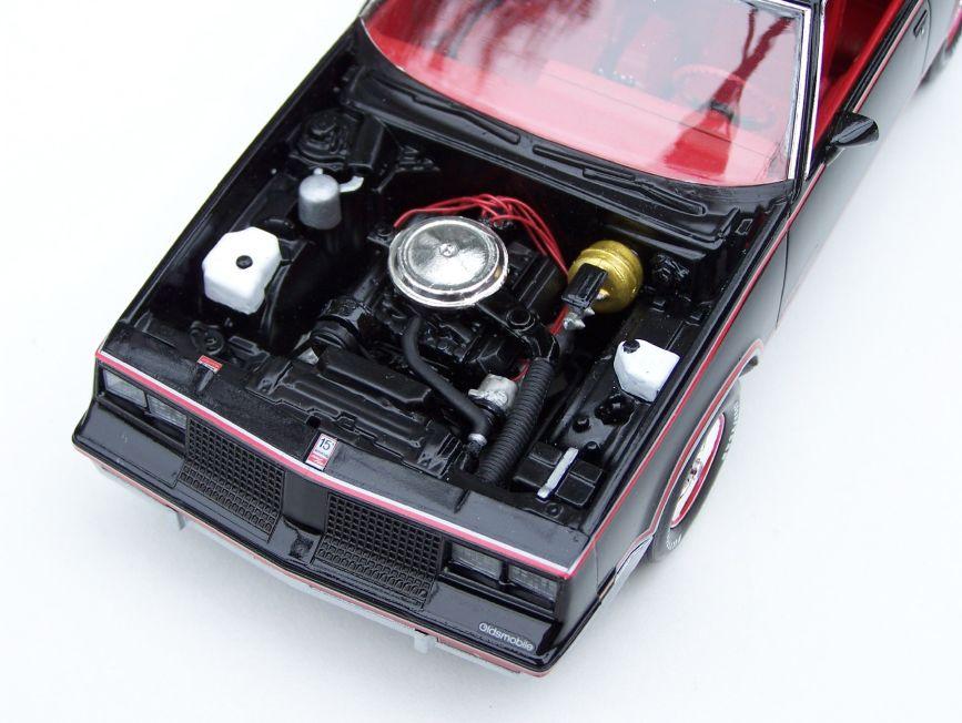 Revell_1983_Hurst_Oldsmobile_Cutlass4.th