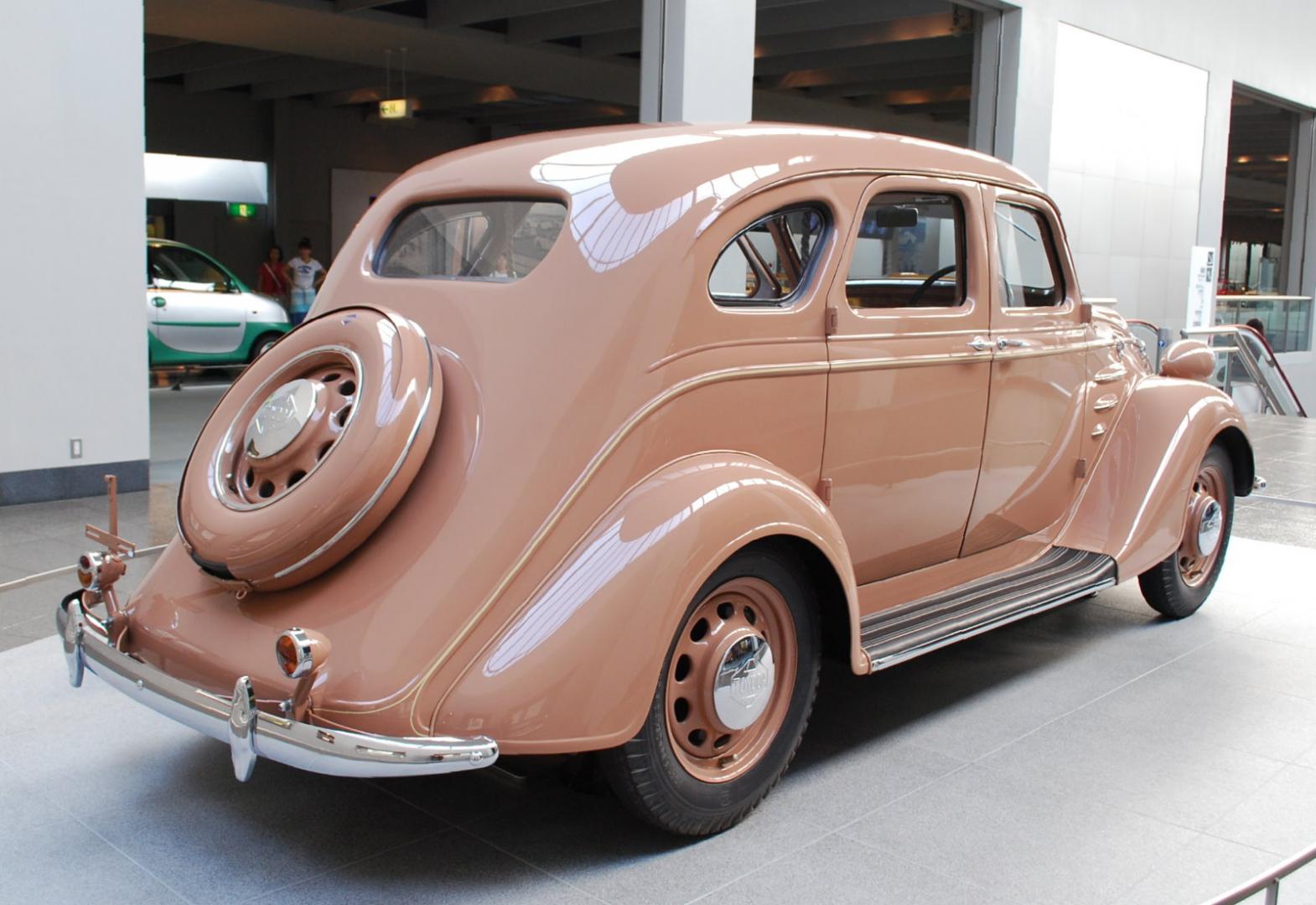 1936_Toyoda_Model_AA_02.jpg