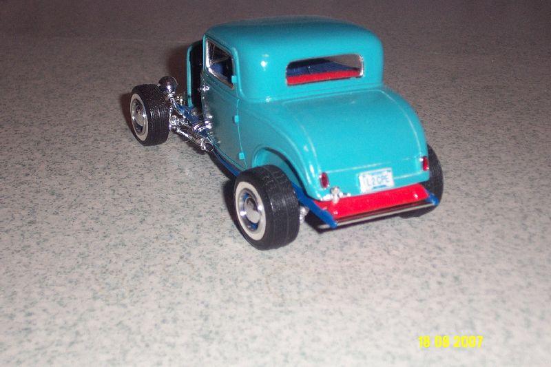 32 Deuce Coupe r.jpg